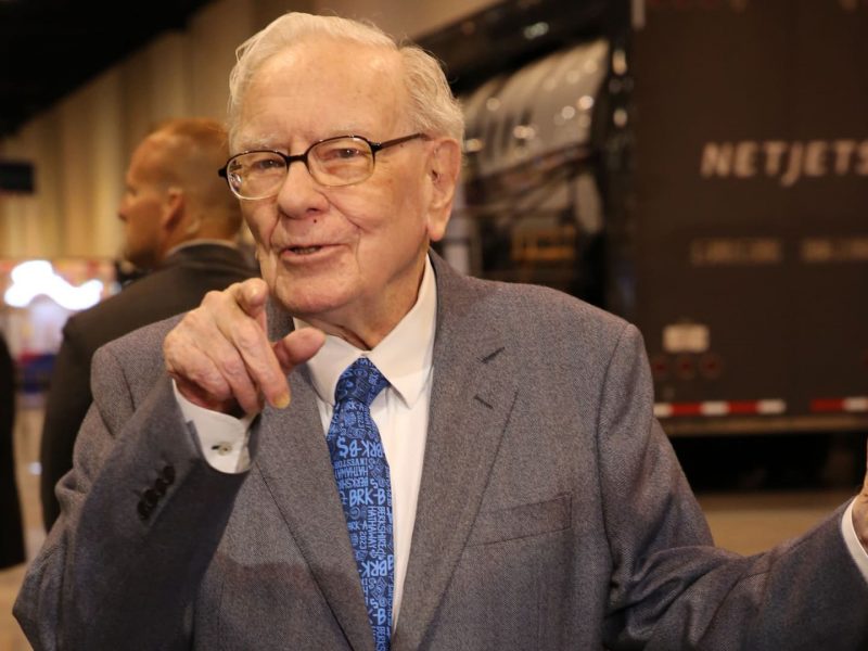 Alphabet rallies after Berkshire reveals stake. Why Buffett’s firm likely bought it