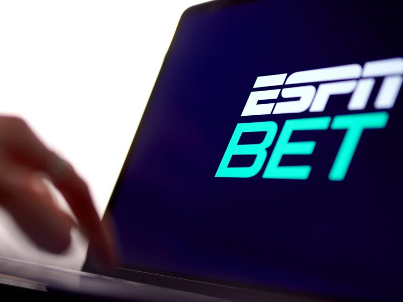 DraftKings signs with Disney unit, replacing Penn