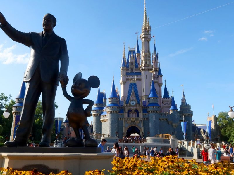 Disney (DIS) earnings Q4 2025