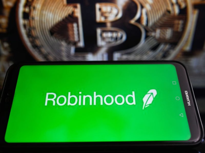 Robinhood heads for brutal weekly loss as bitcoin, AI stocks are hit hard