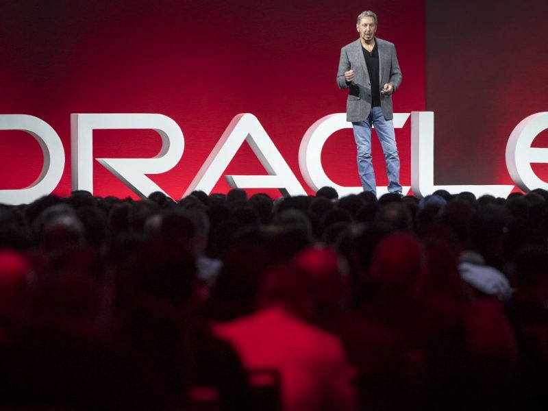 Stocks making the biggest moves midday: ORCL, BBWI, GAP