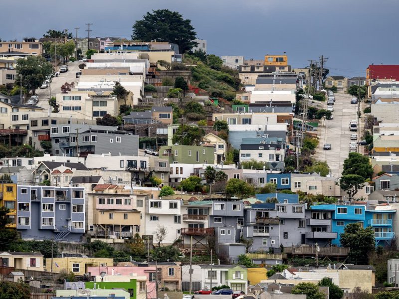 Mortgage rates hit highest level in a month, pushing loan demand down 5%