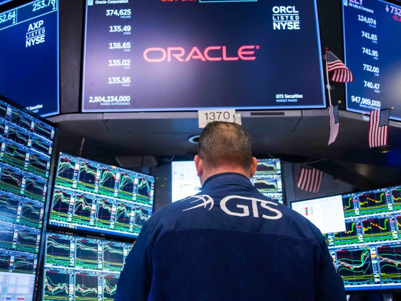 Stocks making the biggest moves midday: ORCL, JBL, PSKY, TPL