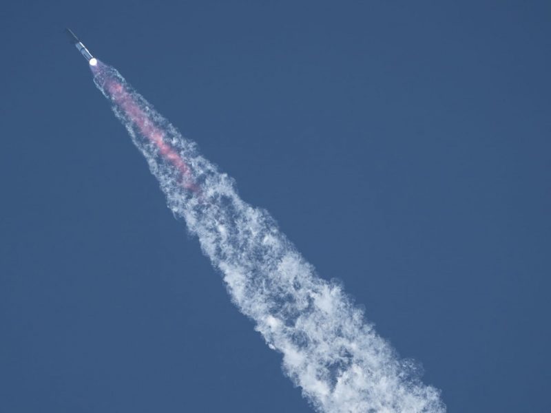 SpaceX may be the biggest IPO ever next year. How to play it right now