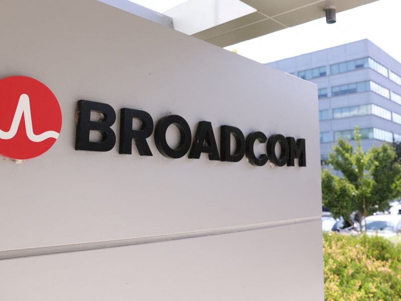 Stocks making the biggest moves premarket: AVGO, CFLT, CVNA