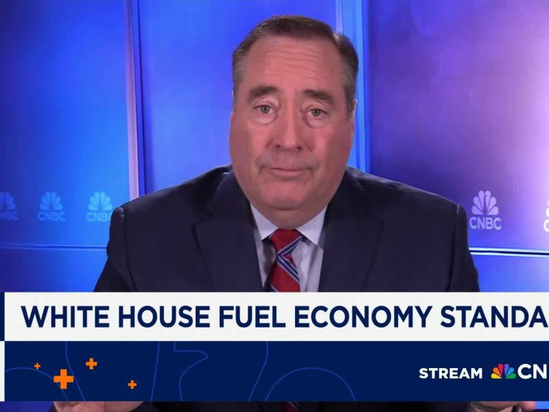 Trump administration to announce new fuel economy standards