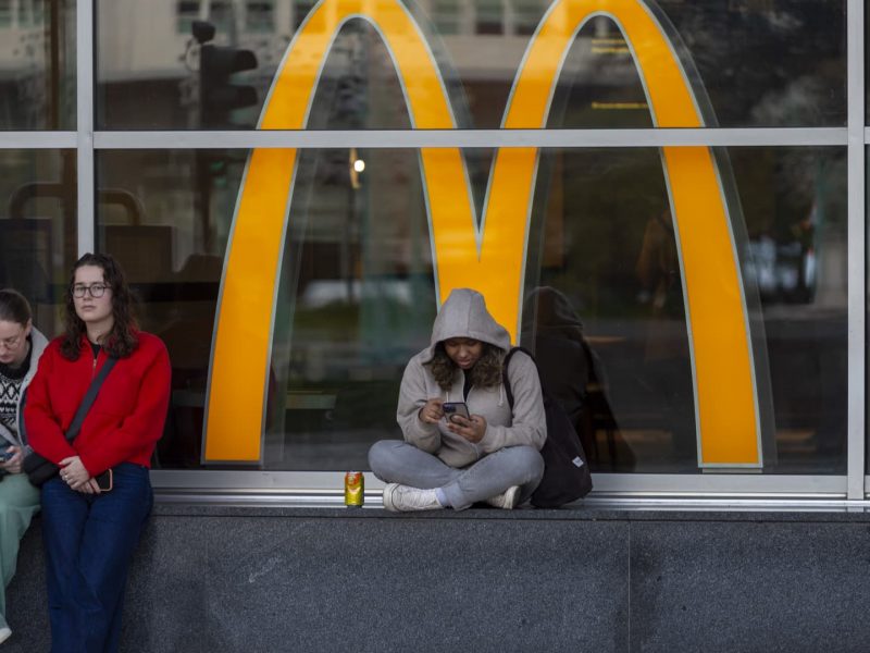 McDonald’s to emphasize value by updating franchising standards