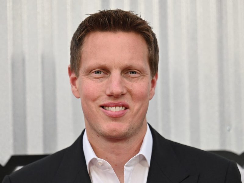 Paramount guarantees Larry Ellison backing in amended bid