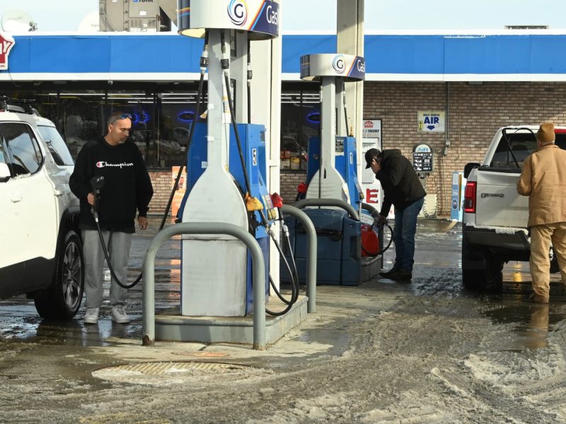 AAA says a gallon hits 4-year low as holiday travel starts