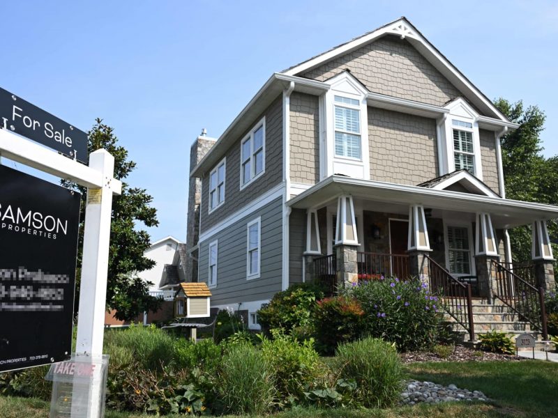 Mortgage demand drops nearly 10% to end 2025