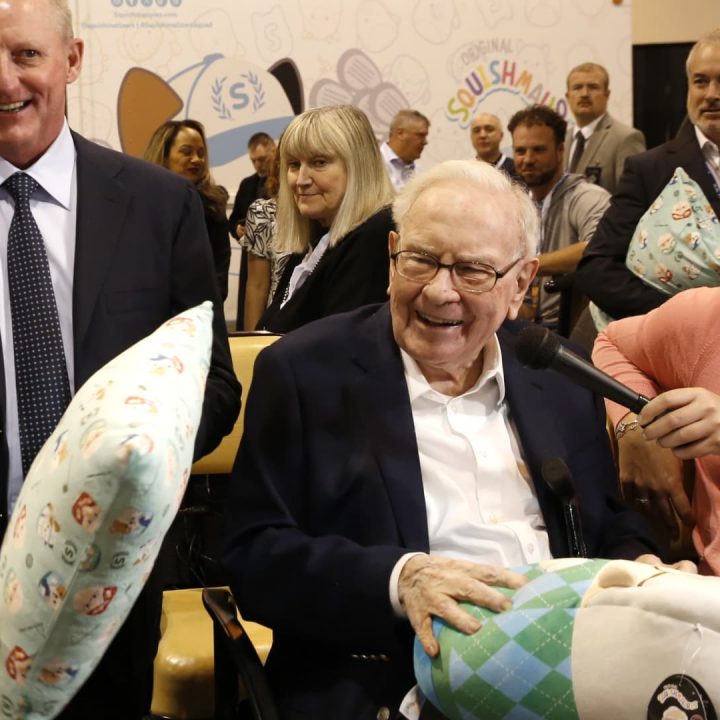 Berkshire’s Buffett was still hunting massive deal in last days as CEO
