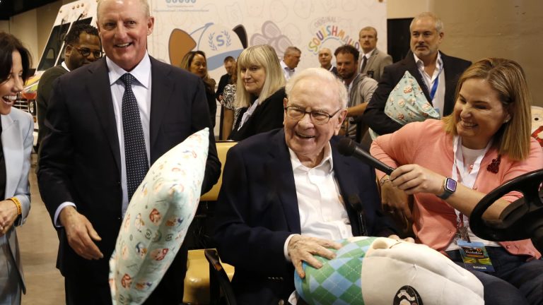 Berkshire’s Buffett was still hunting massive deal in last days as CEO
