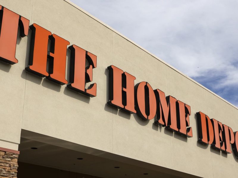 Home Depot lays off 800 workers, announces 5 day return to office