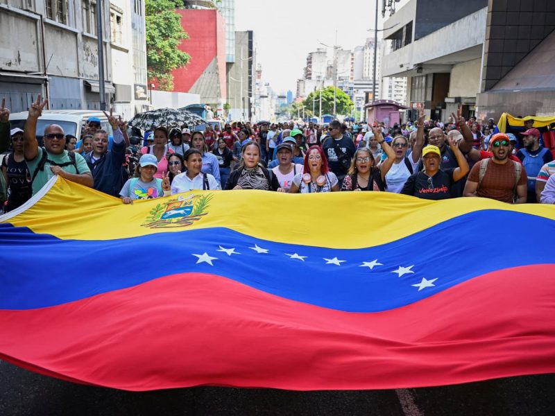 Venezuela bonds are the hottest trade on Wall Street this week, but risks remain