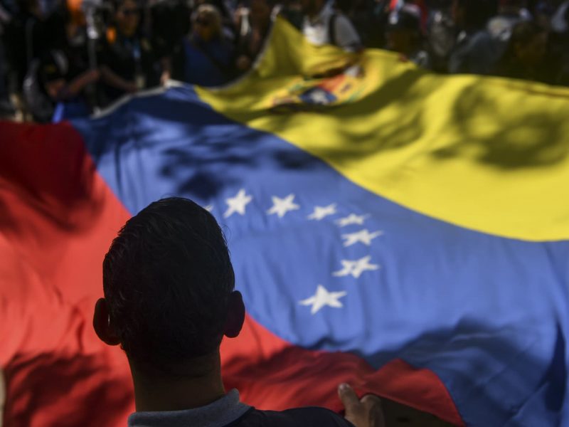 Can Venezuela produce 3 million barrels of crude oil a day?