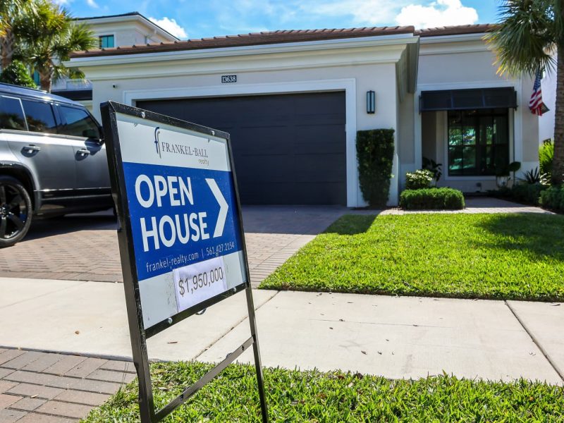 Pending home sales drop sharply in December