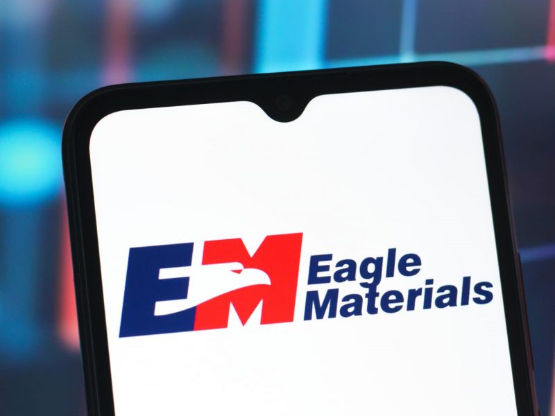 Two AI-adjacent stocks investor Kevin Simpson snapped up amid the volatility