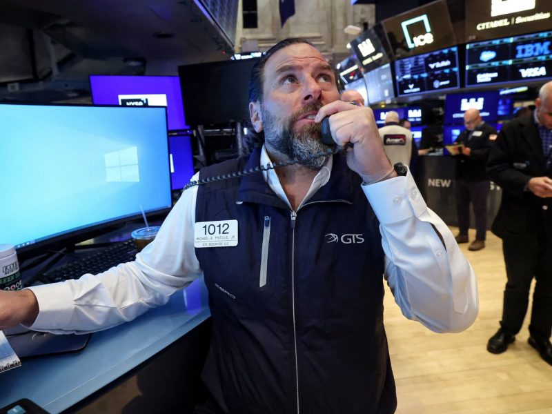 Top hyperscalers to boost AI capex to $600 billion: Stocks that benefit